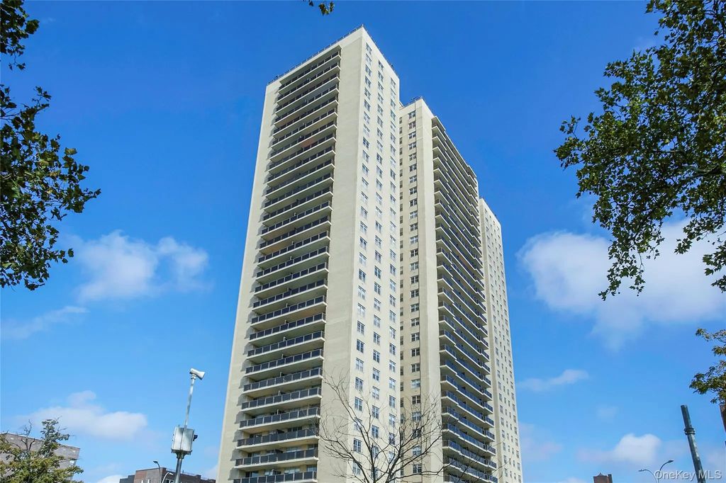 110-11 Queens Boulevard # 8k, Forest Hills