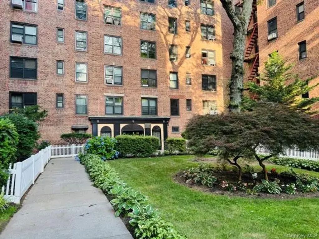 83-20 98th Street # 5d, Woodhaven