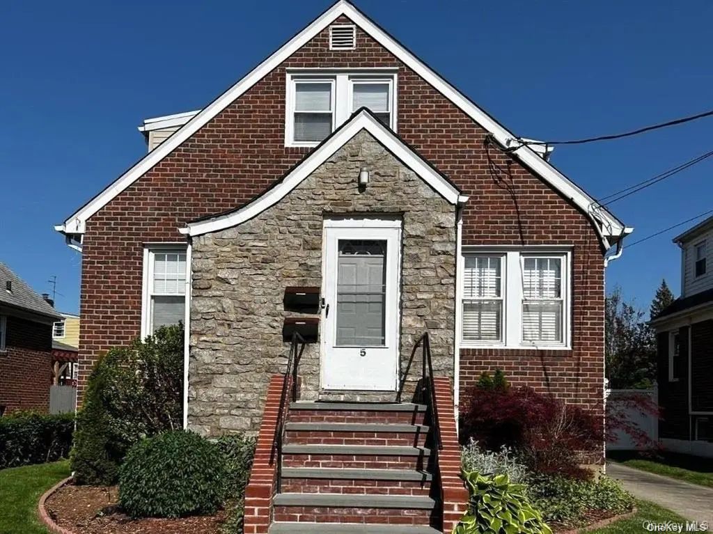 5 Crab Avenue, Lynbrook