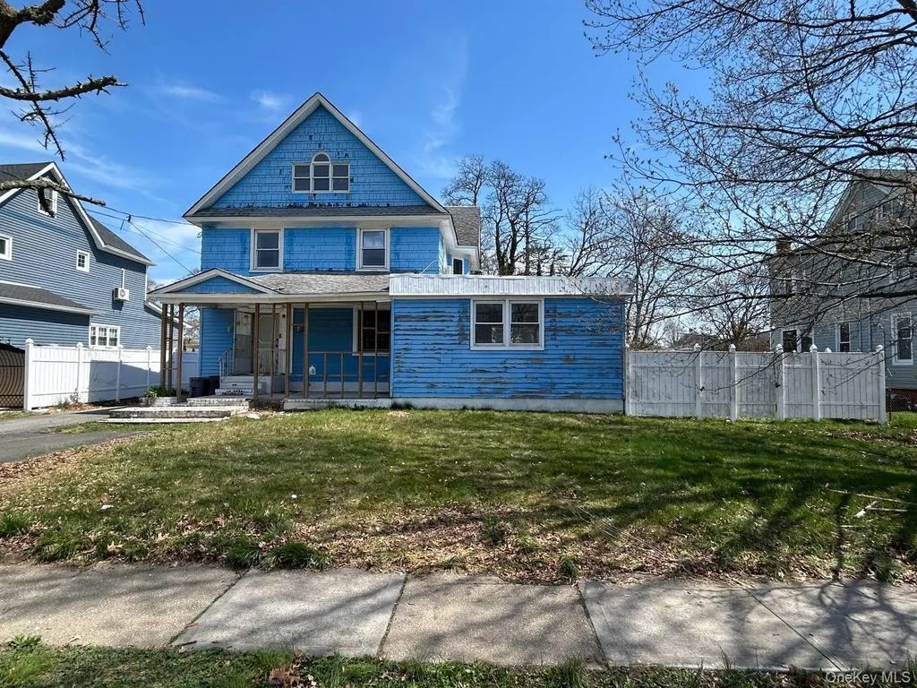 31 East Avenue, Freeport