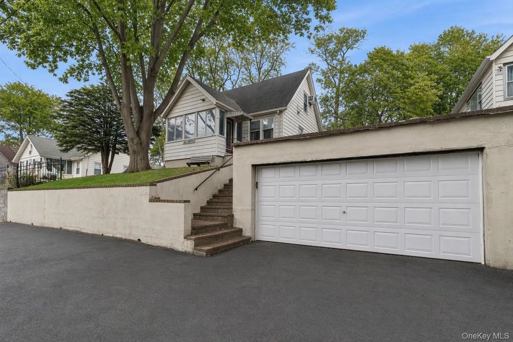 215 Hallock Landing Road, Rocky Point
