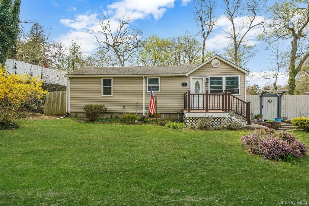 84 Lynbrook Drive, Sound Beach