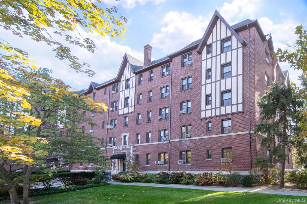 622 Pelhamdale Avenue # 16, Pelham