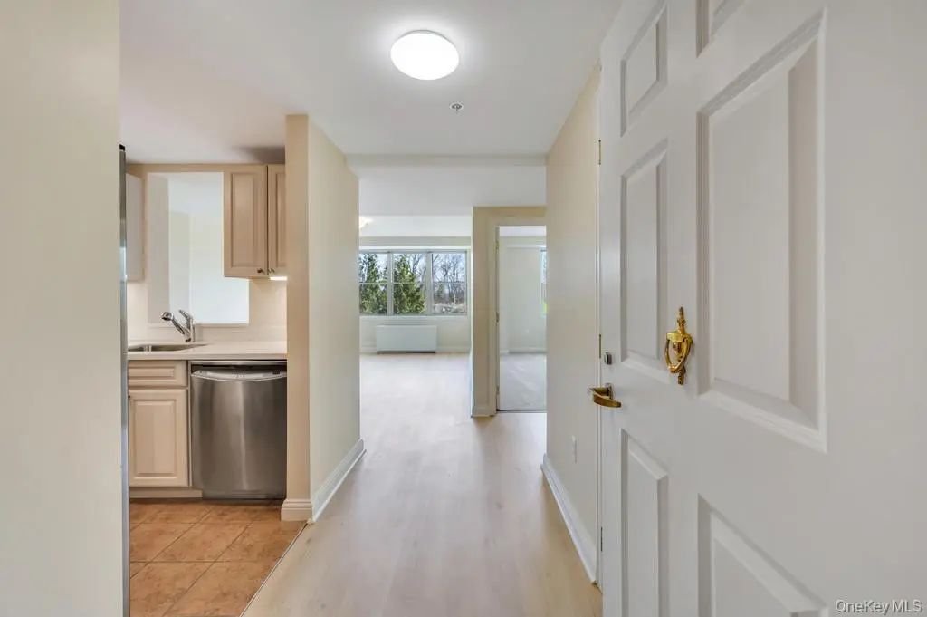 300 E Overlook # 240, Port Washington