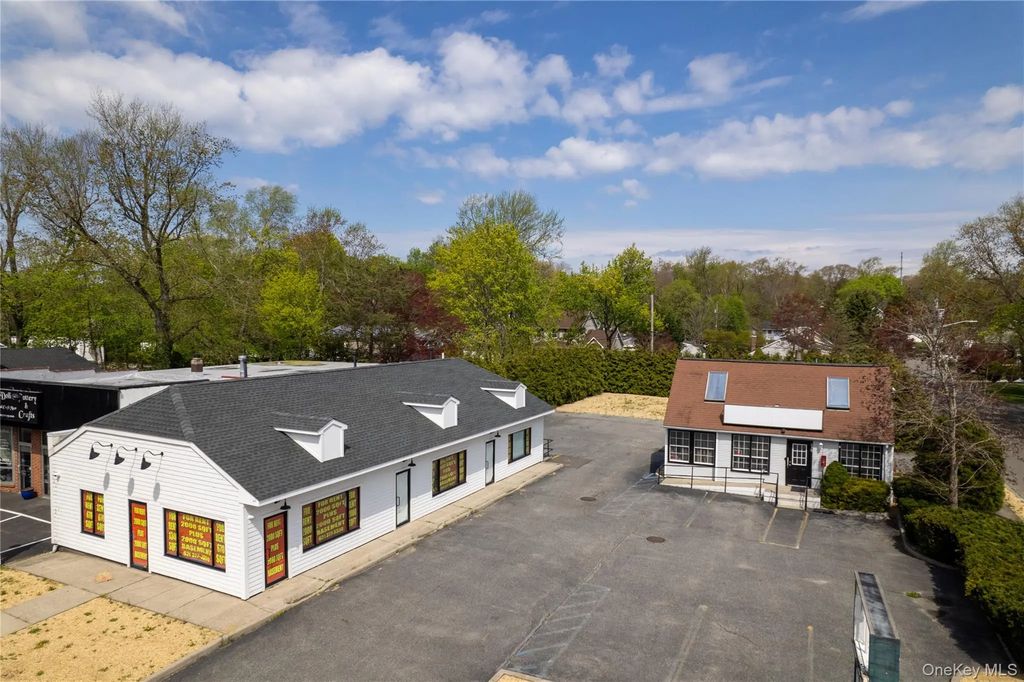 575 Route 25a, Rocky Point