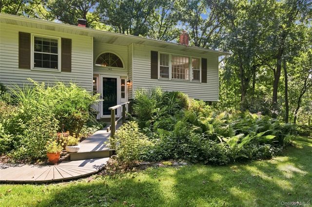 60 Camp Drive, Rhinebeck