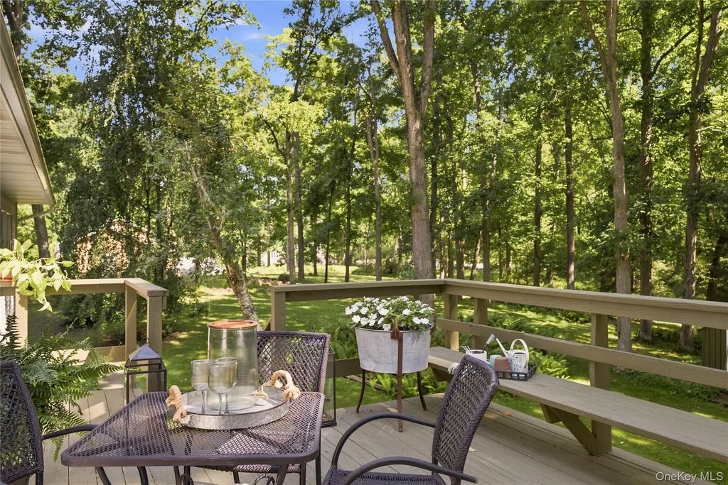 60 Camp Drive, Rhinebeck