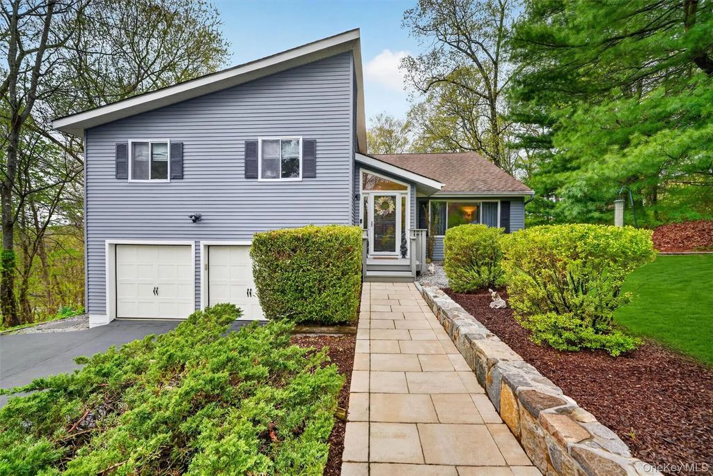 25 Di Rubbo Drive, Cortlandt Manor
