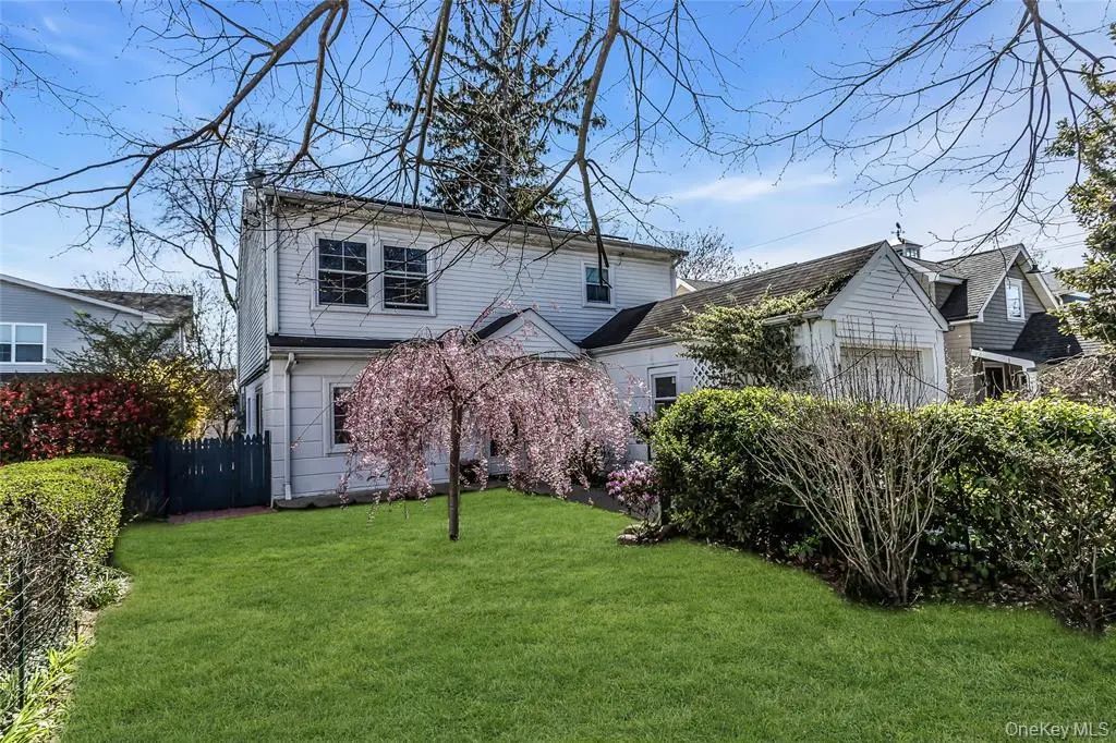 46 Sagamore Hill Drive, Port Washington