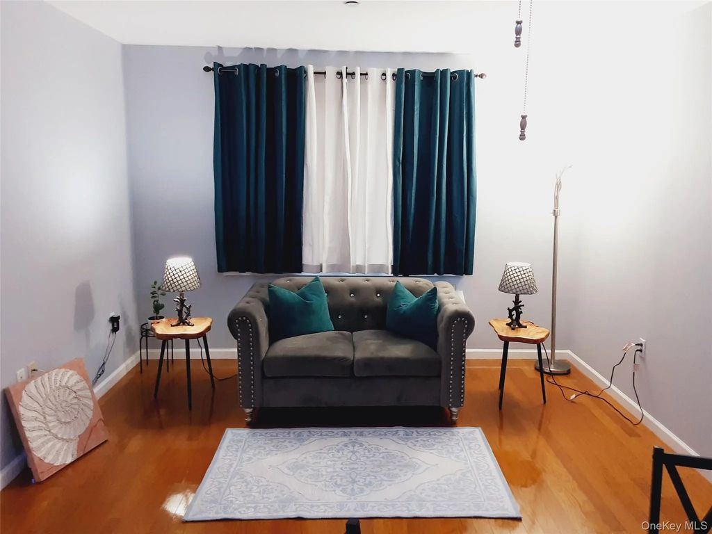 3330 61st Street # 303, Woodside