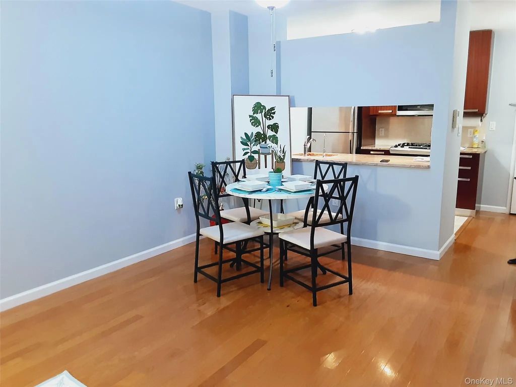 3330 61st Street # 303, Woodside