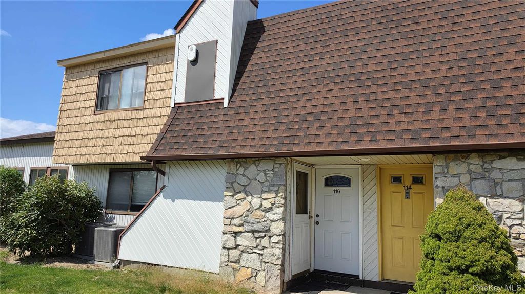 115 Pointe Circle S # 115, Coram