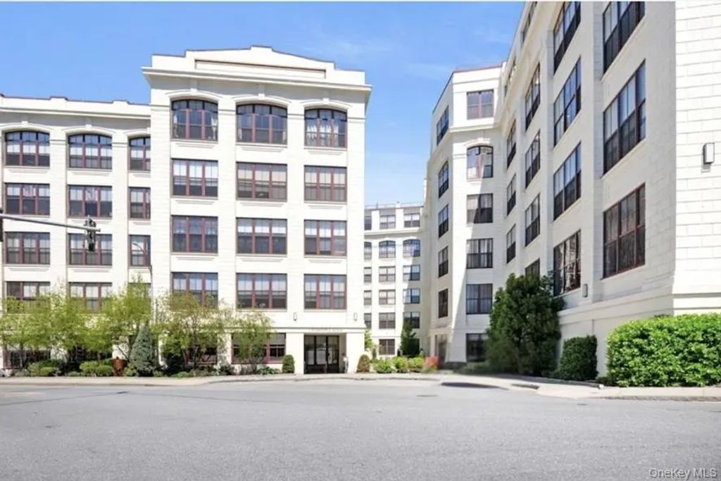 1 Scarsdale Road # 319, Tuckahoe