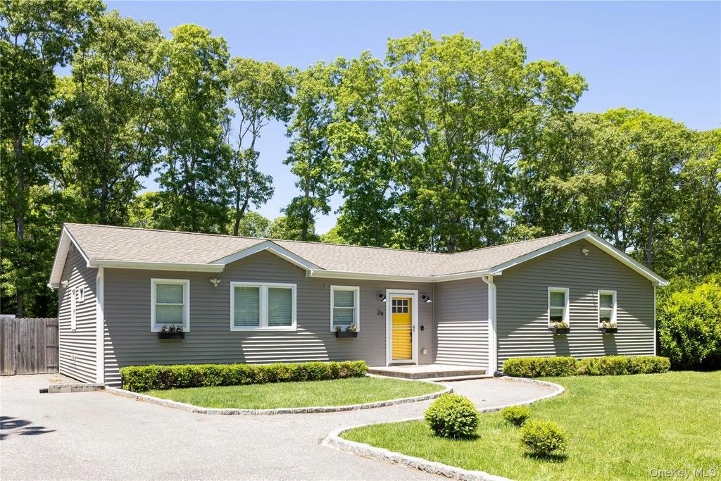 29 Matthews Drive, Remsenburg