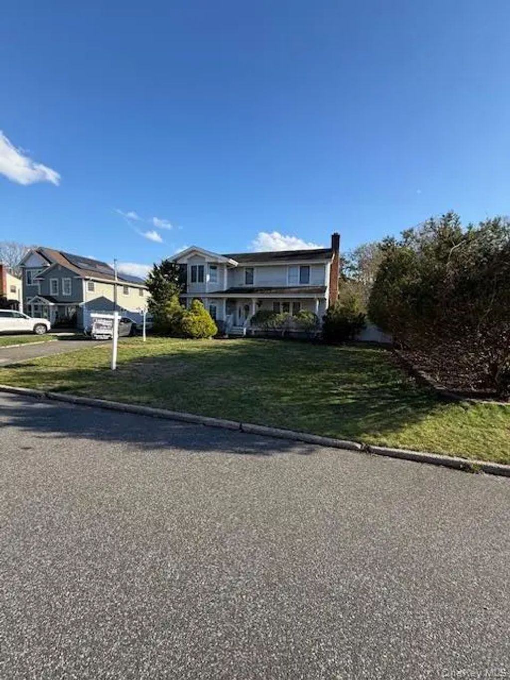 90 Fawn Drive, East Islip