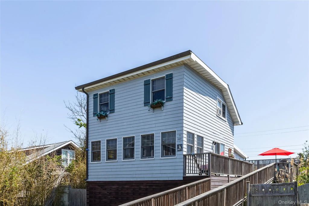449 Dehnhoff Walk, Ocean Beach