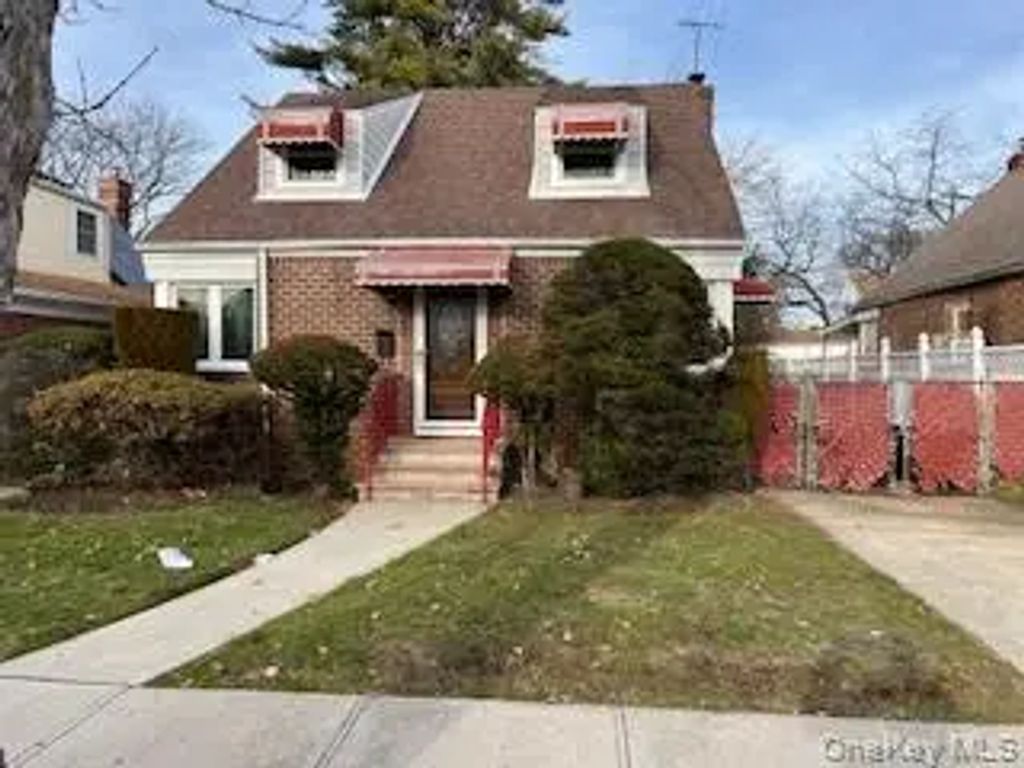 231-15 128 Road, Laurelton