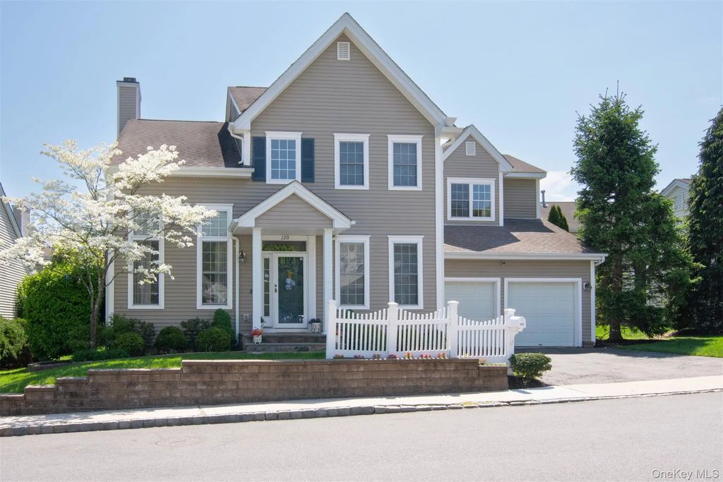 120 Tradition Court, White Plains