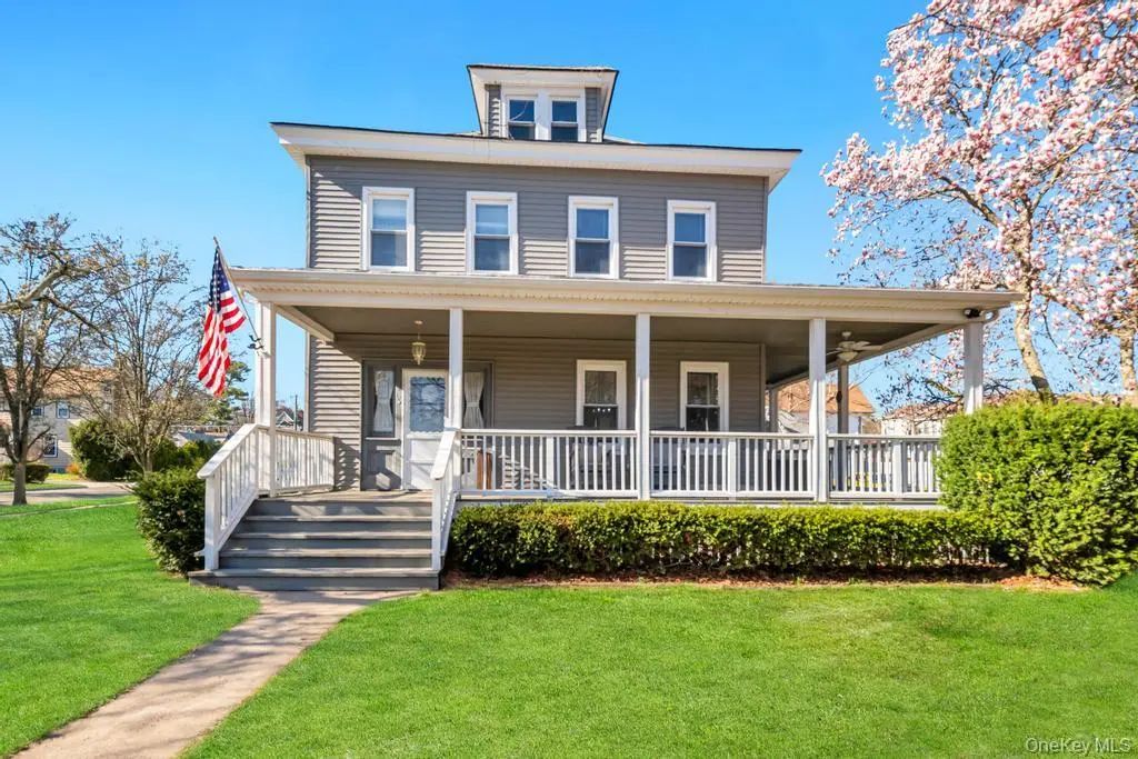 237 Willow Street, Roslyn Heights
