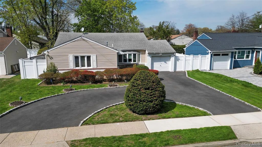 1522 Rica Place, Valley Stream