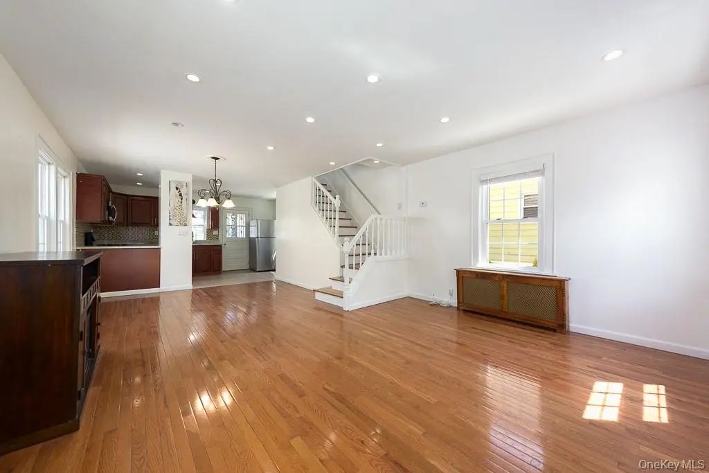 353 W Jamaica Avenue, Valley Stream