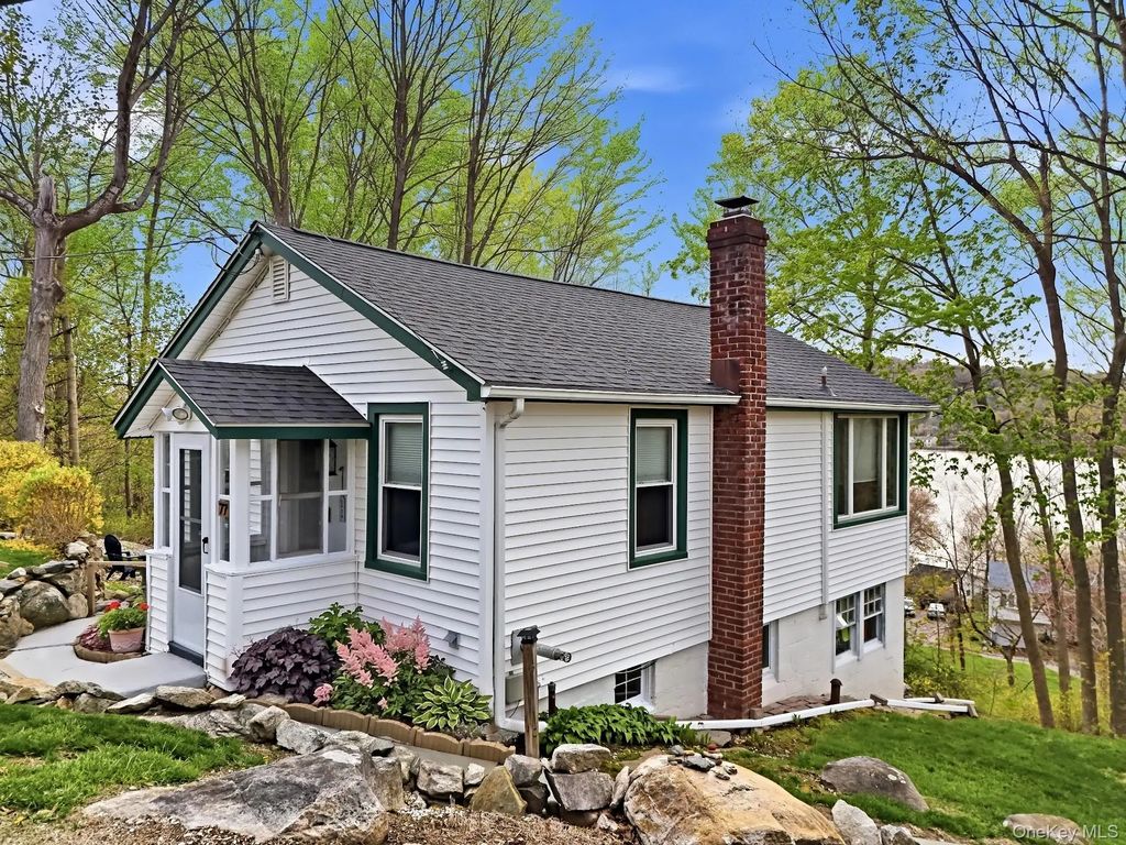 77 Montrose Drive, Carmel