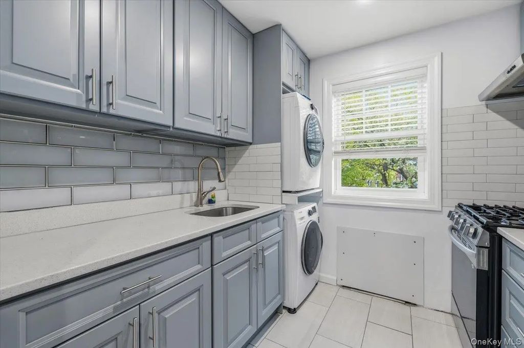 224-14 Kingsbury Avenue # B, Bayside
