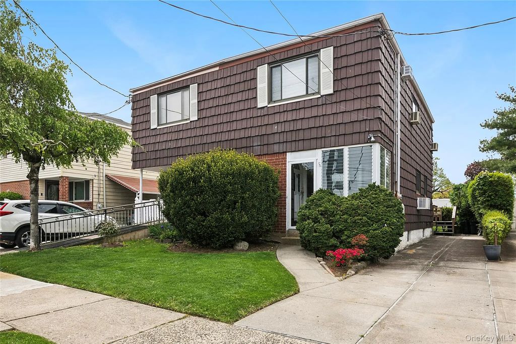 6422 136th Street, Flushing