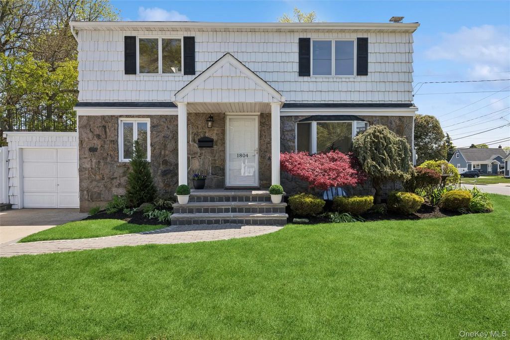 1804 Maurice Avenue, East Meadow