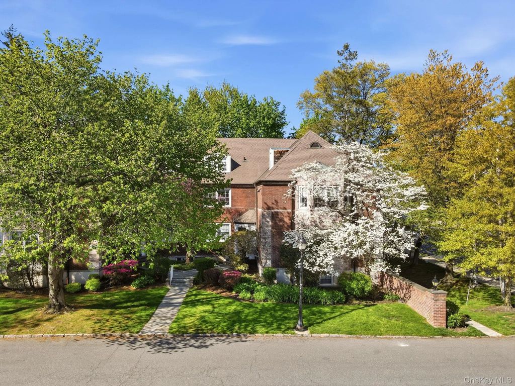 3 Campus Place # #mr, Scarsdale