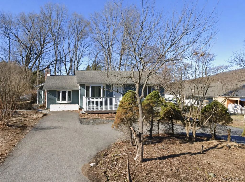 6 Merriewold Lane S, Monroe