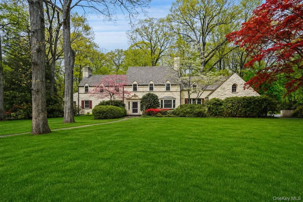 101 Woodlands Road, Harrison