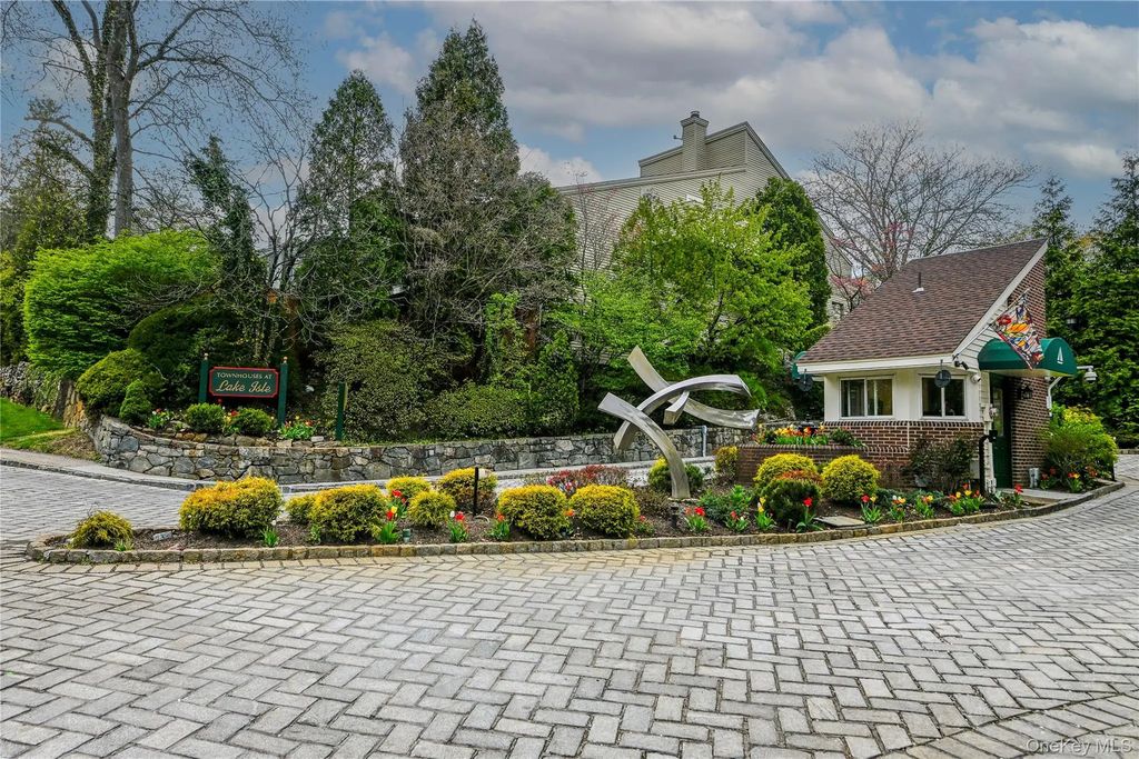 99 Waterside Close, Eastchester