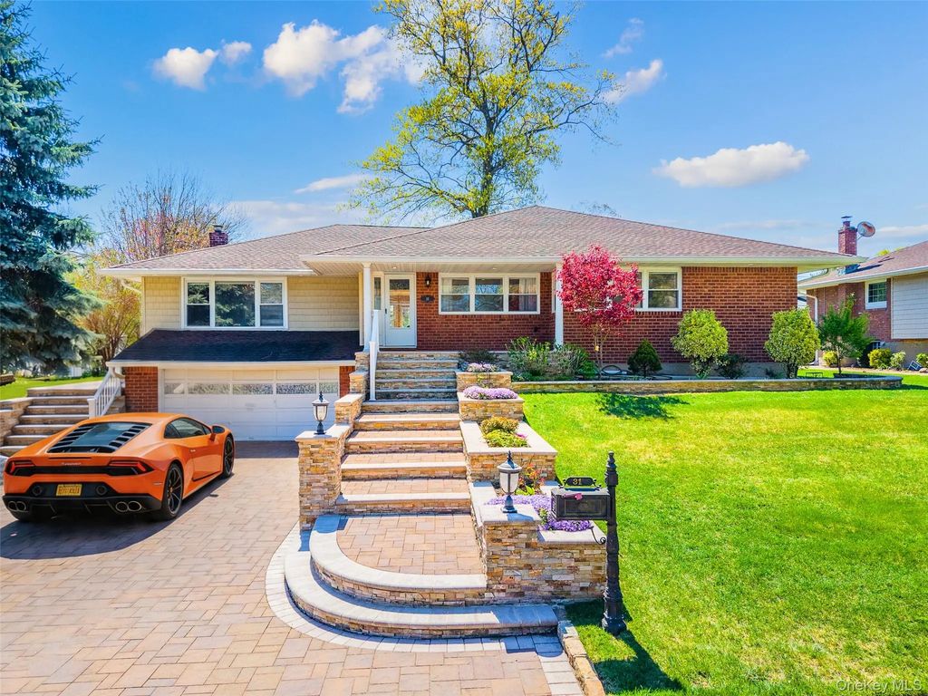 31 Edgemere Drive, Searingtown
