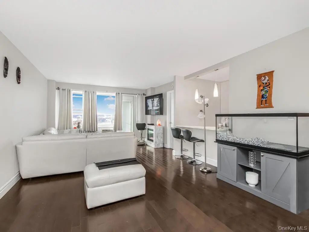 1841 Central Park Avenue # 16a, Yonkers