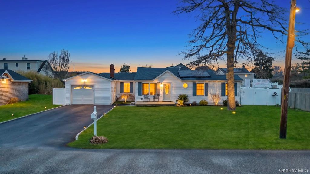 76 Huntington Drive, Mastic Beach