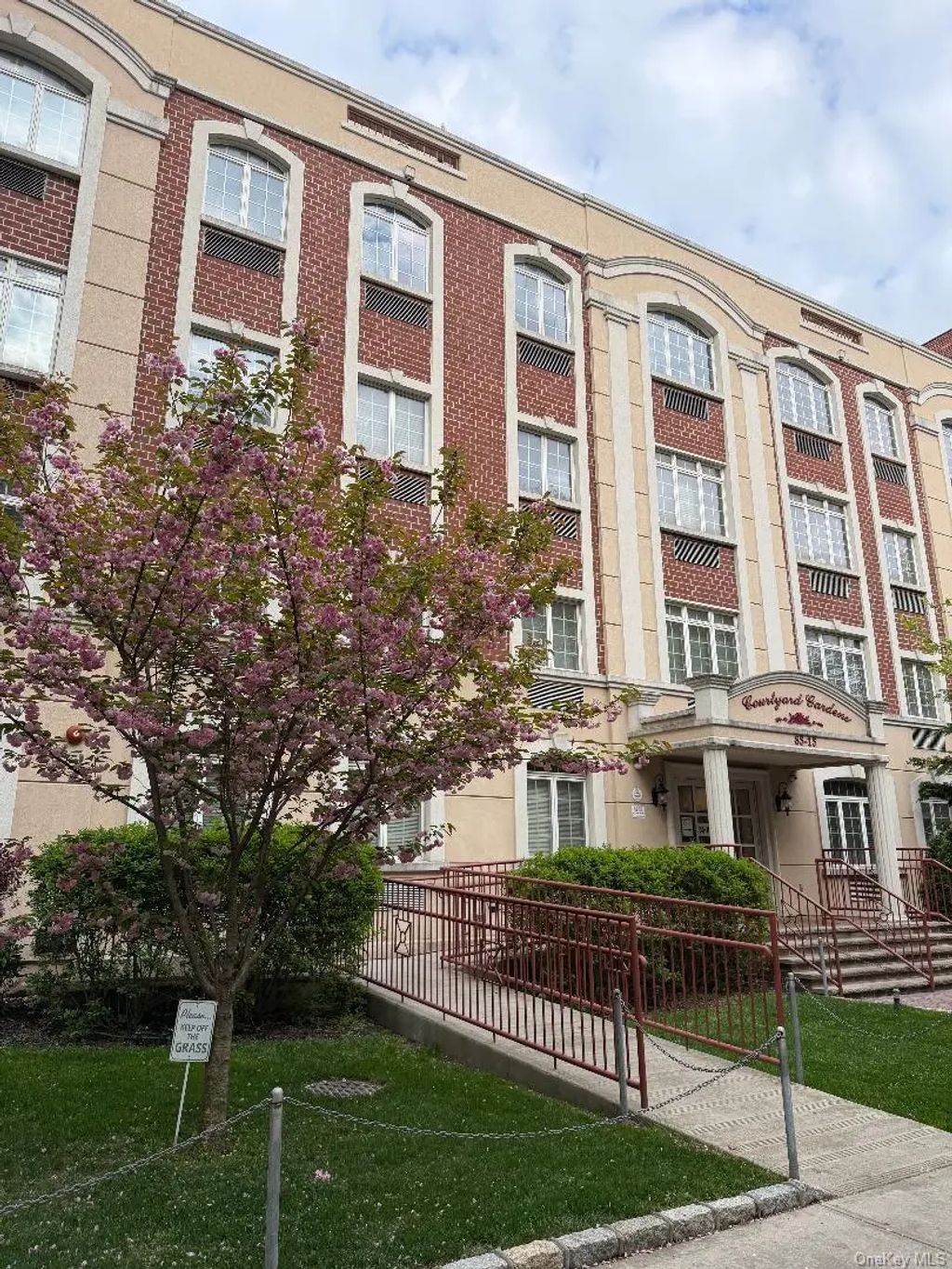 8515 120th Street # 3f, Kew Gardens