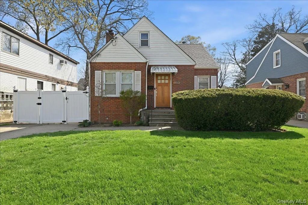 450 Linden Street, West Hempstead