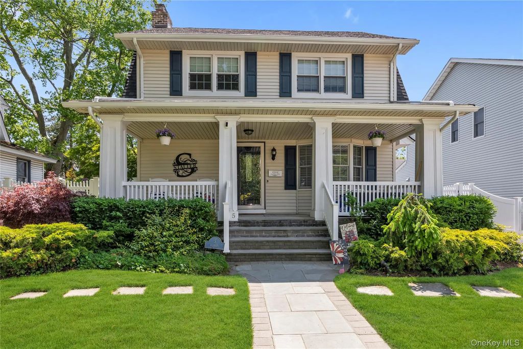 5 Lloyd Avenue, Lynbrook