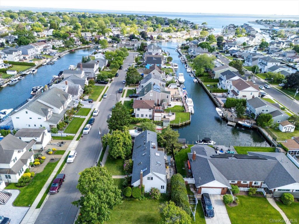 34 Seabreeze Road, Massapequa