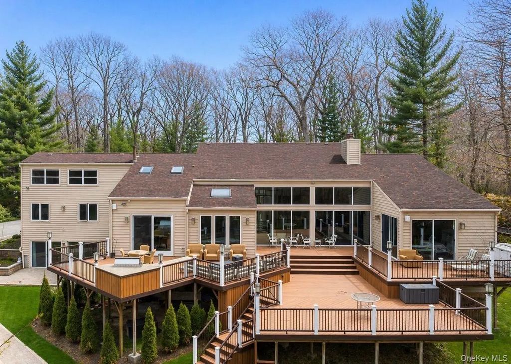 7 Windemere Crest, Woodbury