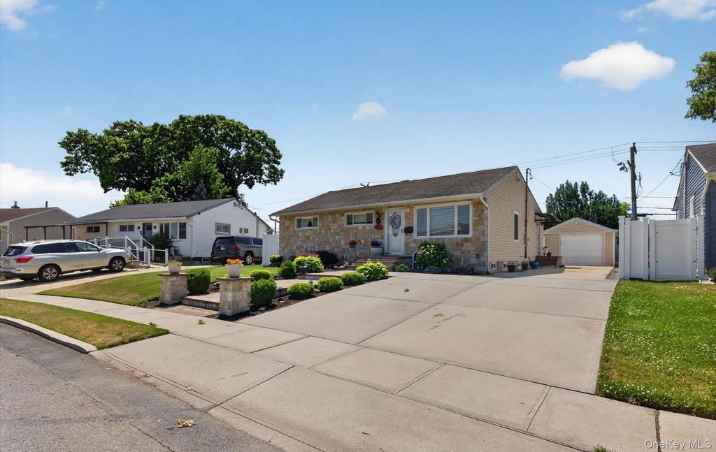 795 Herman Avenue, Franklin Square