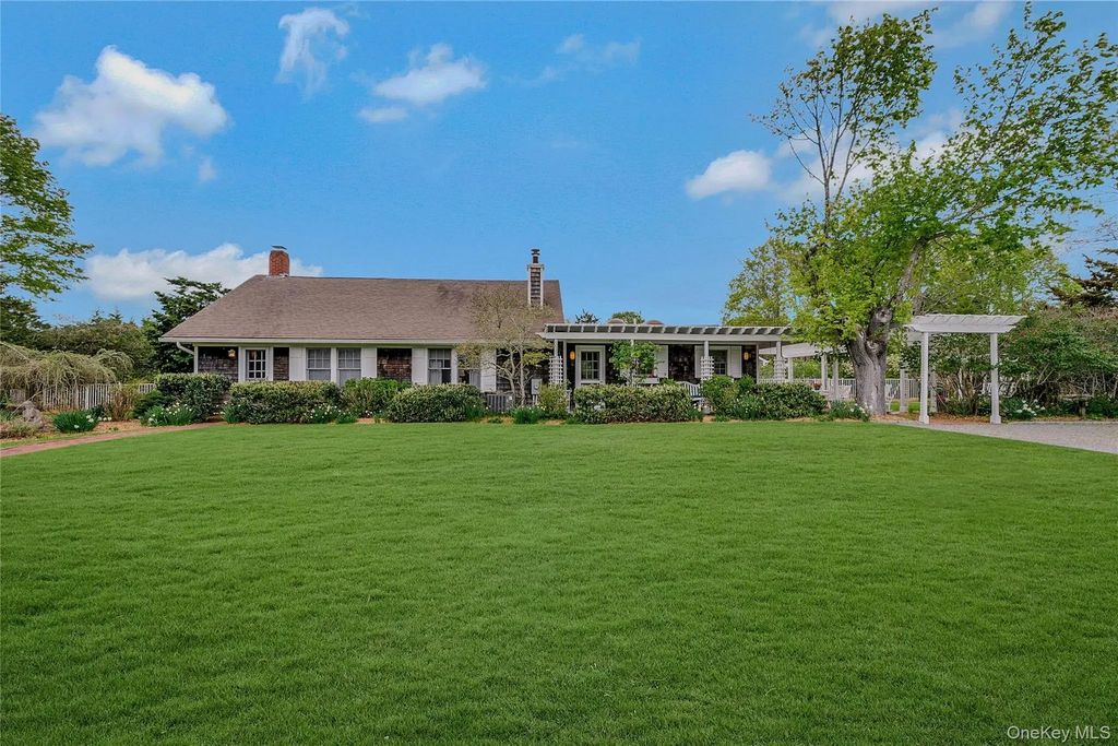 5a/5b Jessup Lane, Quogue