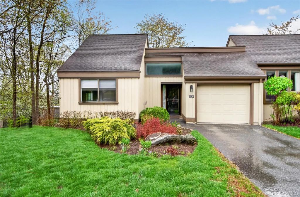 582 Heritage Hills # A, Somers