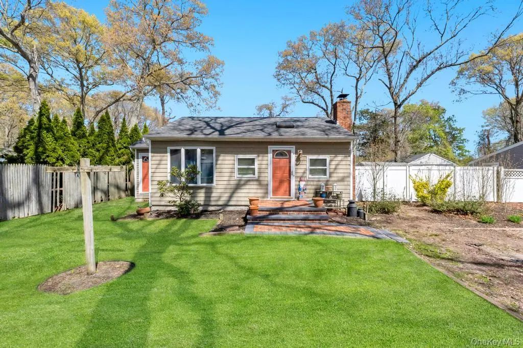 89 Gould Road, Centereach