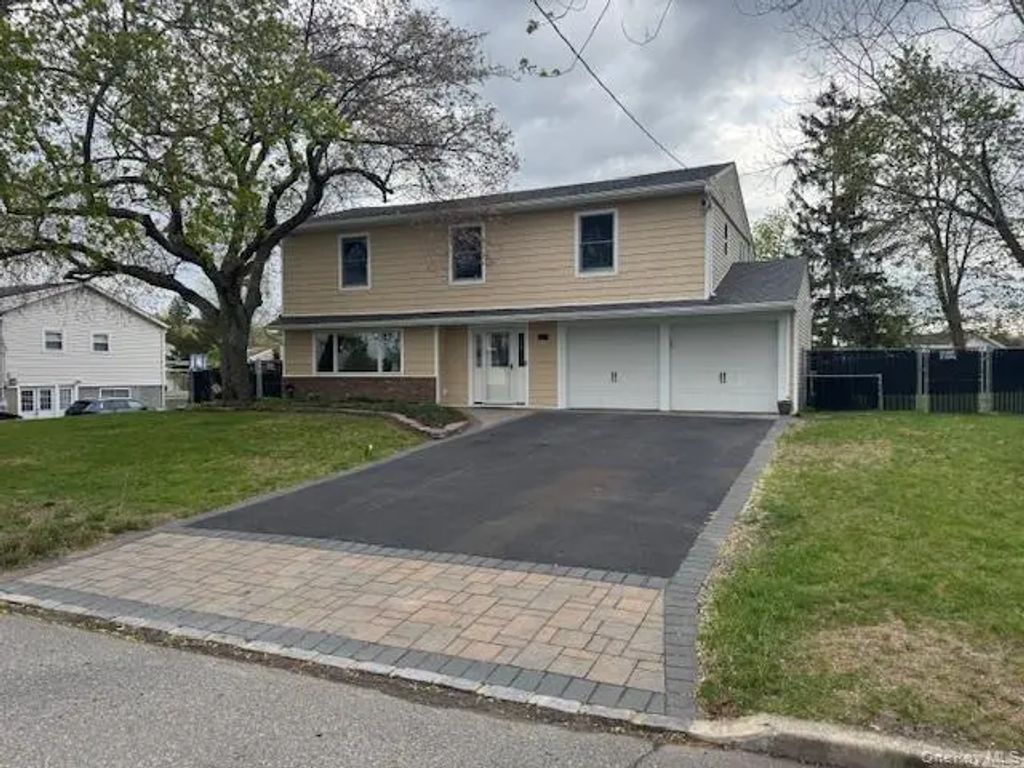 24 Moriches Road, Lake Grove