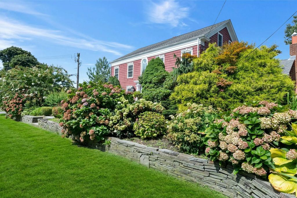15405 Main Road, Mattituck