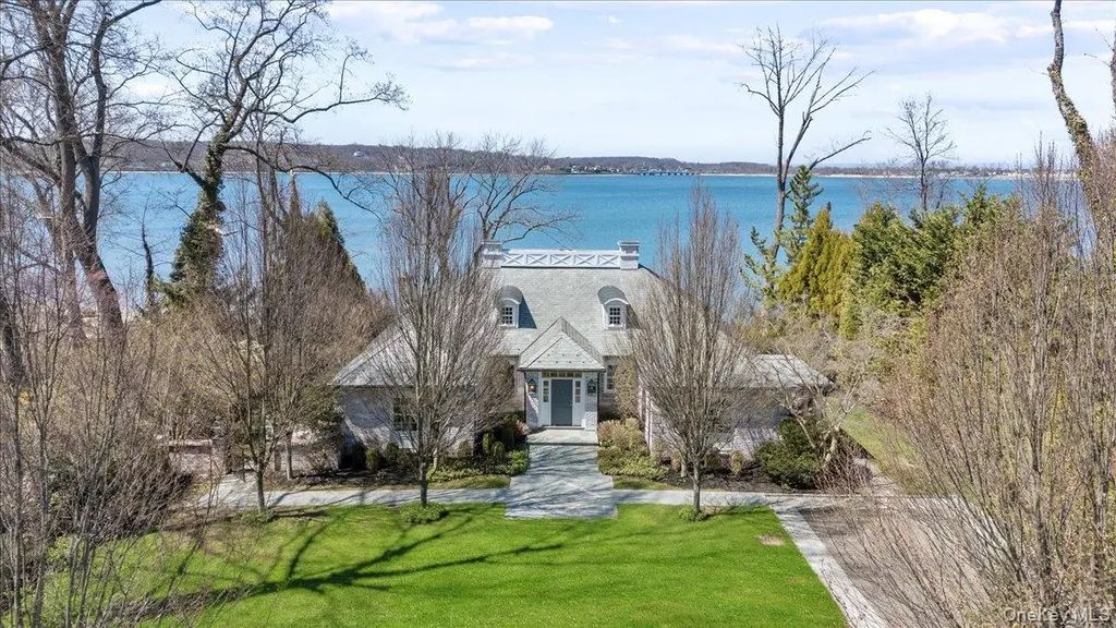 516 Centre Island Road, Centre Island