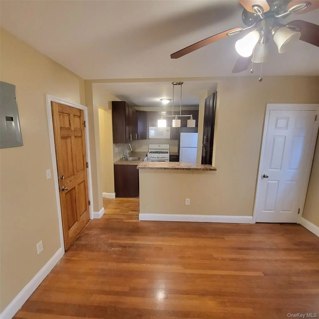 607 S 5th Avenue # 2nd Flr Duplex, Mount Vernon
