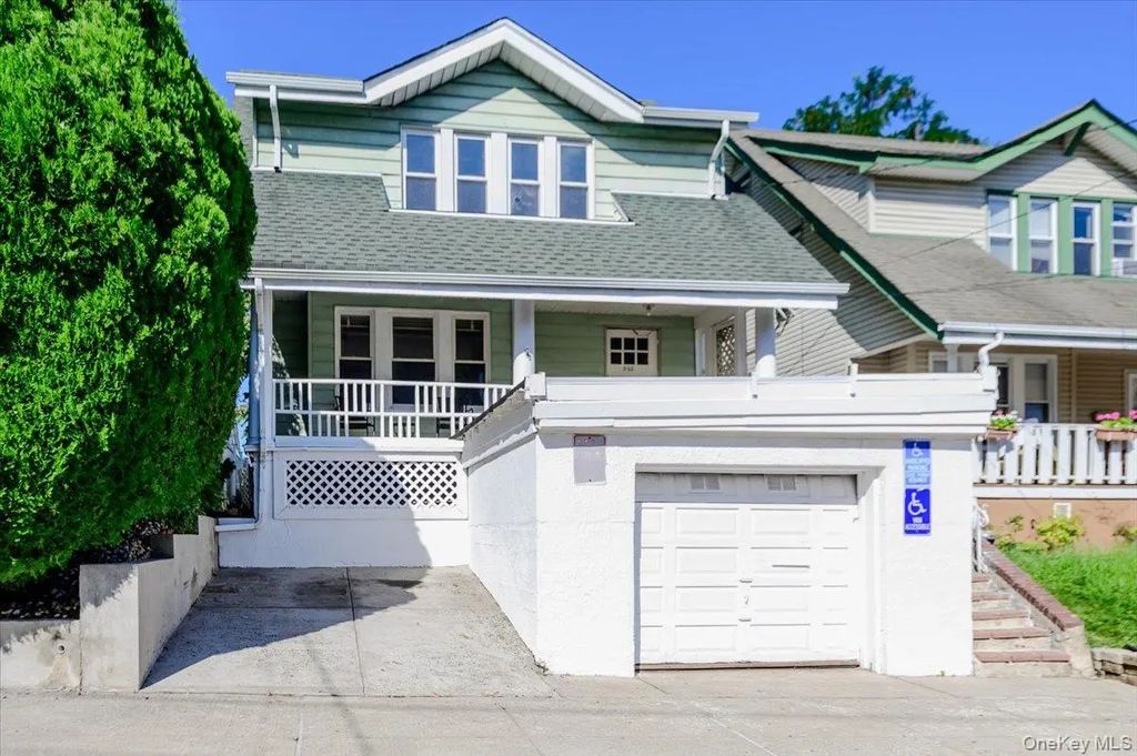 548 Davis Avenue, Staten Island